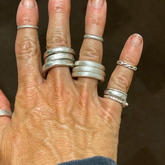 Chunky handmade set of 3 sterling silver rings - Picture 4 of 17